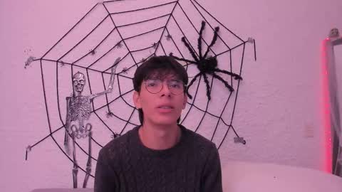 Snapshot of _alexandersawyer_ chatting on October 18, 4:26 am Alexander online show from October 18, 4:26 am