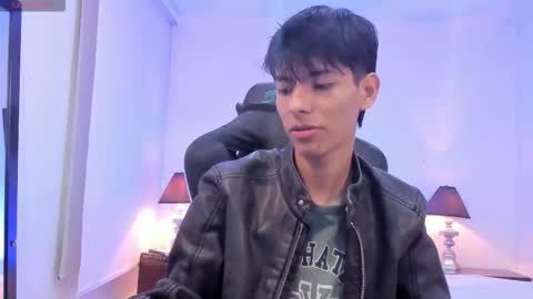 Snapshot of _alexandersawyer_ chatting on November 6, 1:12 pm Alexander online show from November 6, 1:12 pm