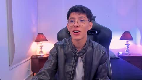 Snapshot of _alexandersawyer_ chatting on November 14, 1:10 pm Alexander online show from November 14, 1:10 pm