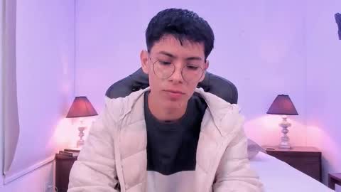 Snapshot of _alexandersawyer_ chatting on November 15, 1:18 pm Alexander online show from November 15, 1:18 pm