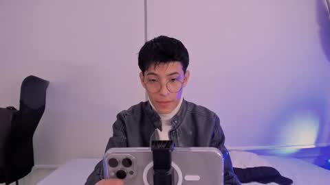 Snapshot of _alexandersawyer_ chatting on November 22, 5:06 am Alexander online show from November 22, 5:06 am