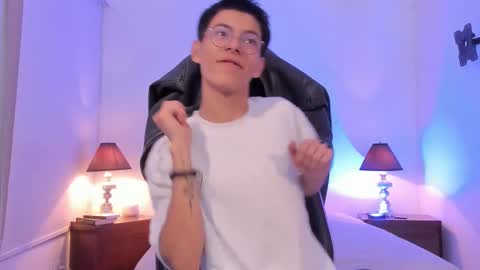 Snapshot of _alexandersawyer_ chatting on November 25, 12:27 pm Alexander online show from November 25, 12:27 pm