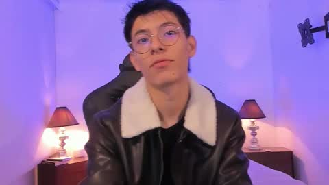 Snapshot of _alexandersawyer_ chatting on November 28, 11:57 am Alexander online show from November 28, 11:57 am