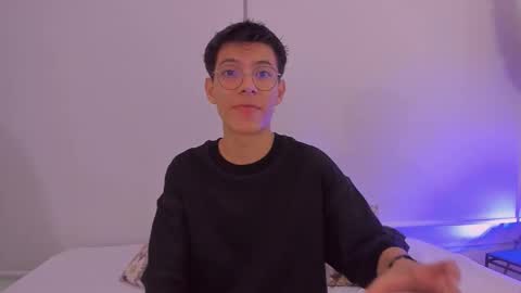 Snapshot of _alexandersawyer_ chatting on November 29, 4:48 am Alexander online show from November 29, 4:48 am