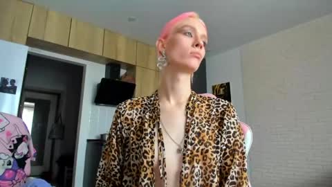 Snapshot of _alice_kitty chatting on April 30, 12:44 pm Gaylord online show from April 30, 12:44 pm