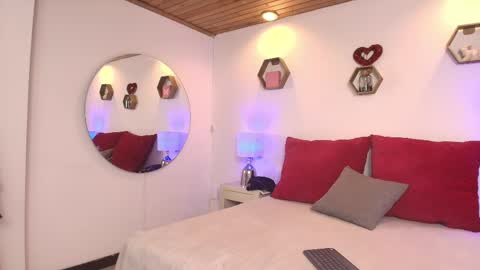 _ambeerrosse_ online show from May 29, 3:43 pm