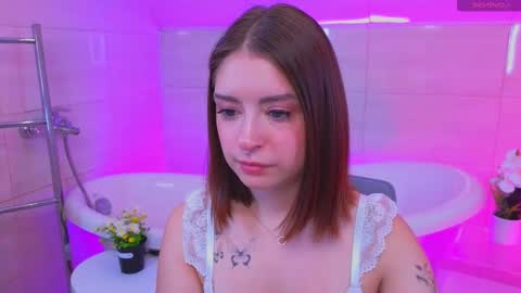 Snapshot of _amelia_shine_ chatting on October 4, 10:02 am _amelia_shine_ online show from October 4, 10:02 am