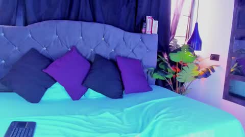 Amy    online show from February 4, 7:22 pm