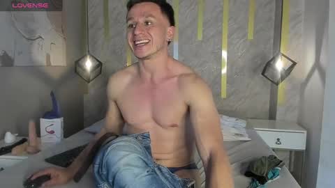 Andrew online show from December 9, 7:18 pm