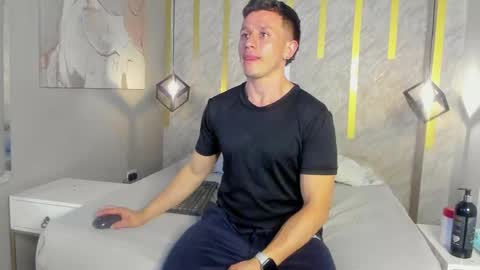 Andrew online show from December 26, 7:16 pm