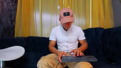 Angel Rivera online show from February 14, 9:11 pm