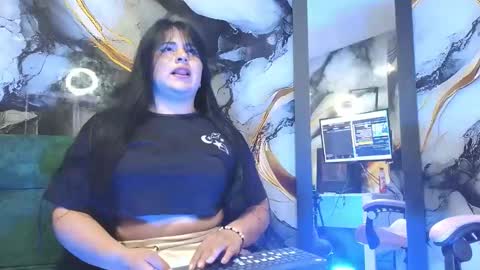 Snapshot of _angelcute16 chatting on April 15, 11:50 am Angela online show from April 15, 11:50 am