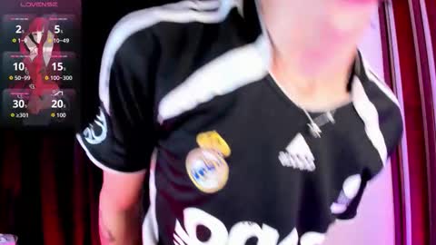 Snapshot of _angell_dustt_star chatting on January 6, 4:49 am Angell Dustt online show from January 6, 4:49 am