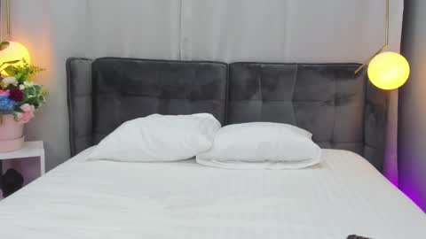 Anna online show from March 4, 8:38 pm