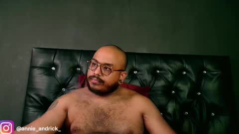 Annie Andrick online show from January 12, 1:49 pm