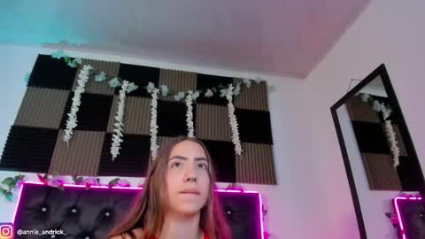 Annie Andrick online show from May 23, 9:13 am