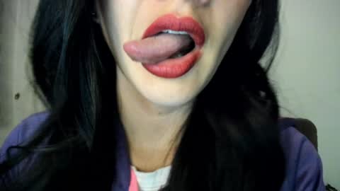 antonia online show from December 2, 11:18 pm