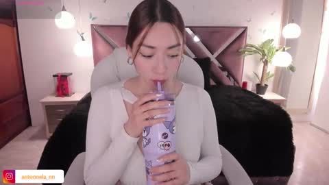 antonnela online show from December 4, 4:05 pm