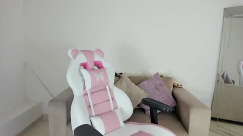    online show from January 10, 12:26 pm