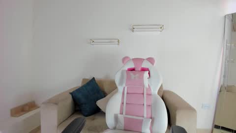    online show from October 20, 12:16 pm