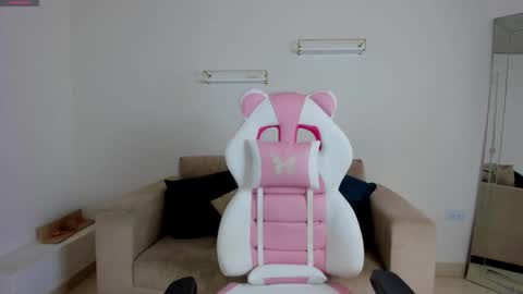    online show from February 25, 12:15 pm