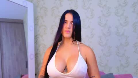 Queen Cruz online show from January 8, 1:41 am