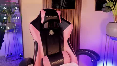 Snapshot of _artemish__ chatting on November 27, 12:40 pm online show from November 27, 12:40 pm