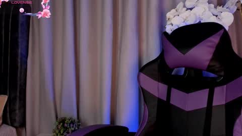 Snapshot of _artemish__ chatting on December 18, 1:28 pm online show from December 18, 1:28 pm