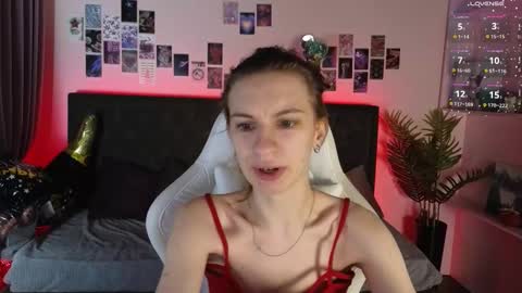 _ash_leyy_ online show from January 14, 1:33 am