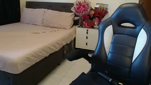 Angie online show from February 20, 12:07 am