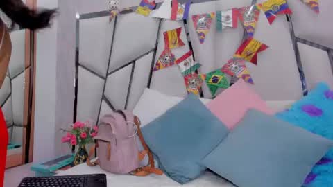 Aura online show from July 12, 3:08 am