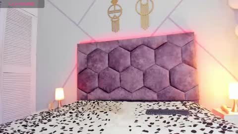 _aurora_collins_ online show from February 14, 3:36 pm