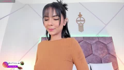 _aurora_collins_ online show from November 19, 12:49 pm