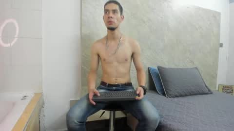 _axel_09 online show from April 10, 3:56 am