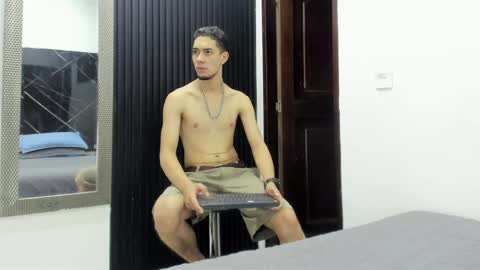 _axel_09 online show from April 14, 3:56 am