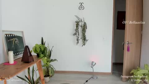 Ella  online show from November 9, 9:02 pm