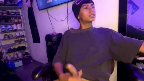 Snapshot of _billowy_ chatting on December 5, 7:10 pm _billowy_ online show from December 5, 7:10 pm