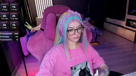 Snapshot of _black_fox__ chatting on May 16, 12:51 am Olivia Subscribe to my Fansly - online show from May 16, 12:51 am
