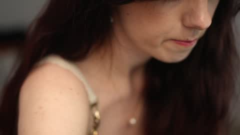 Snapshot of _blackbee_ chatting on November 22, 12:15 pm Lili online show from November 22, 12:15 pm