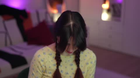 Snapshot of _blackbee_ chatting on January 19, 5:44 am Lili online show from January 19, 5:44 am