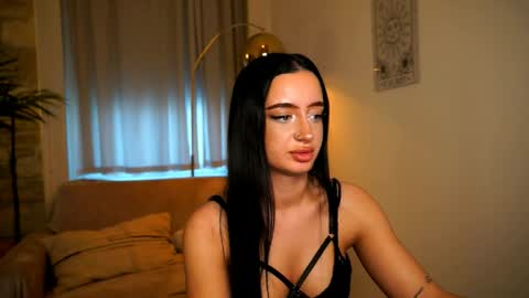 Pearl online show from April 17, 5:05 pm