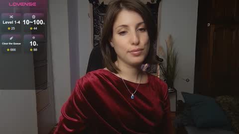 Snapshot of _blackpearl chatting on December 20, 9:39 pm Laura online show from December 20, 9:39 pm