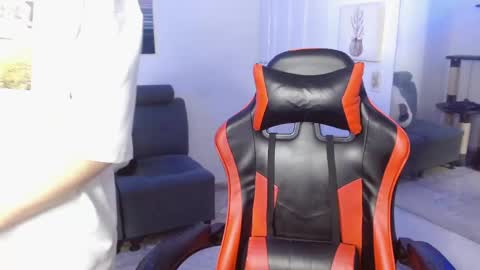 B L A K E online show from February 26, 11:15 pm