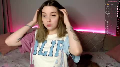 Elizabeth online show from February 9, 9:08 pm