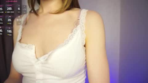 Snapshot of _bluebell__ chatting on March 3, 5:13 am My name is Agnes online show from March 3, 5:13 am