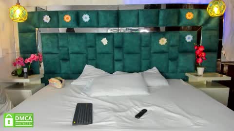 _bonnyandclyde online show from January 12, 12:32 pm