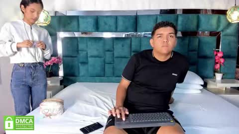 Snapshot of _bonnyandclyde chatting on January 16, 12:53 pm _bonnyandclyde online show from January 16, 12:53 pm