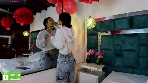 Snapshot of _bonnyandclyde chatting on February 18, 12:01 pm _bonnyandclyde online show from February 18, 12:01 pm