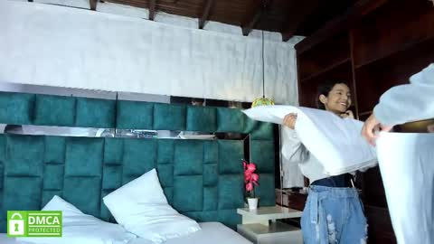 Snapshot of _bonnyandclyde chatting on February 25, 12:48 pm _bonnyandclyde online show from February 25, 12:48 pm