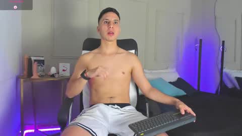 Snapshot of _bruno_bs chatting on December 20, 1:00 pm BRUNO online show from December 20, 1:00 pm